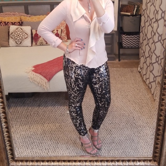 🚨CLOSET BLOWOUT!🚨 - Picture 3 of 6